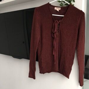 3/22 🧡 Burgundy knit tie half front sweater